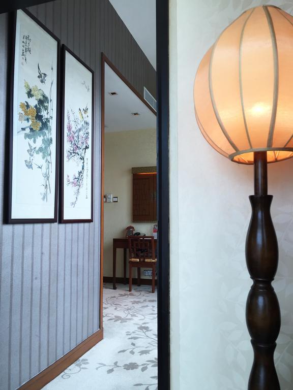 Lan Kwai Fong - Kau U Fong Hotel Hong Kong